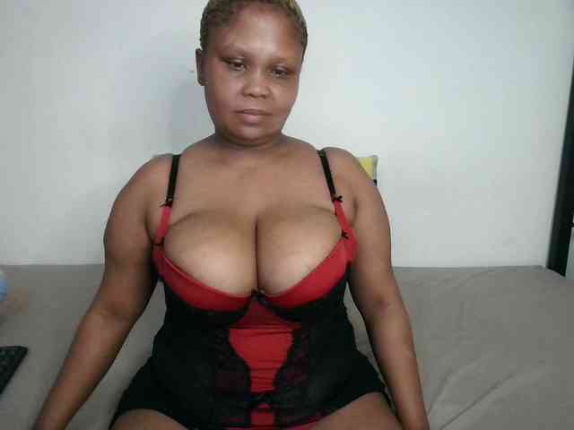 BIGTITTISXX webcam