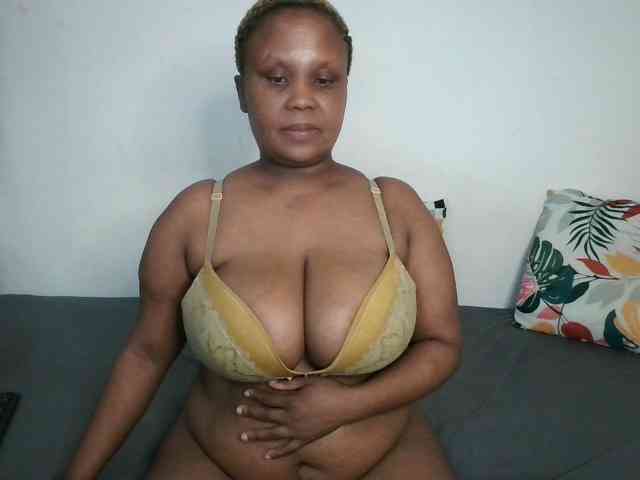 BIGTITTISXX webcam
