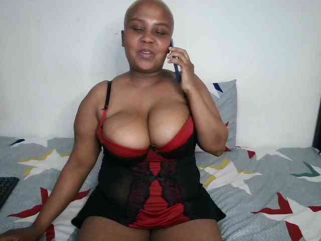 BIGTITTISXX webcam