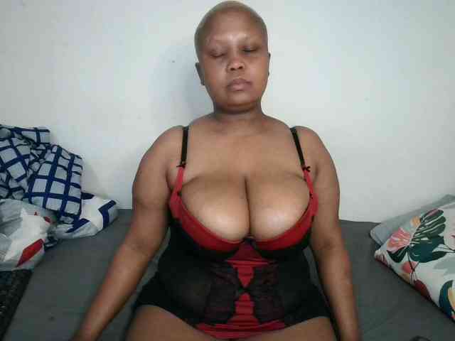 BIGTITTISXX webcam