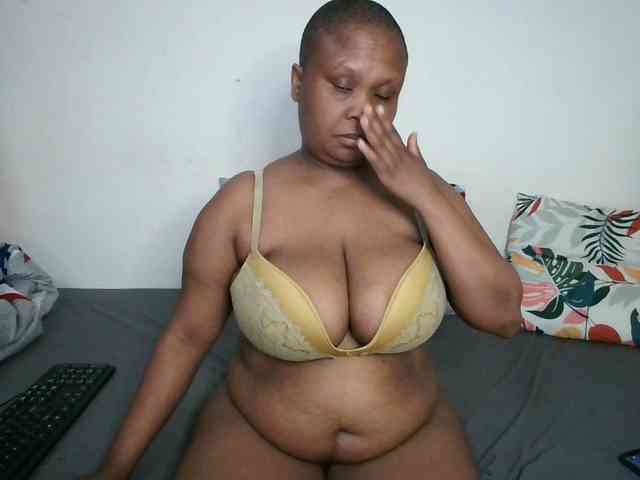 BIGTITTISXX webcam