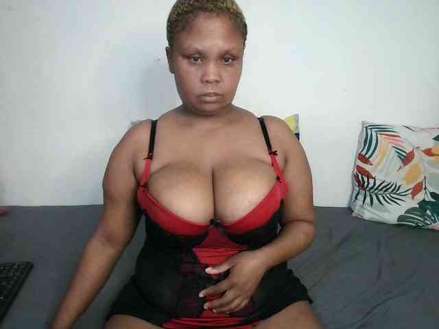 BIGTITTISXX webcam