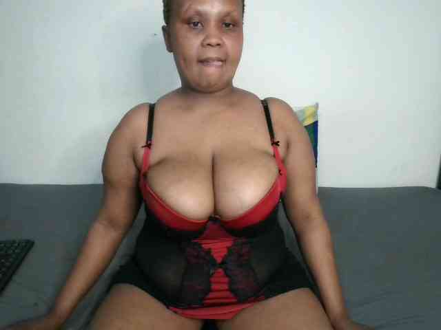 BIGTITTISXX webcam
