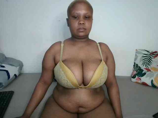 BIGTITTISXX webcam