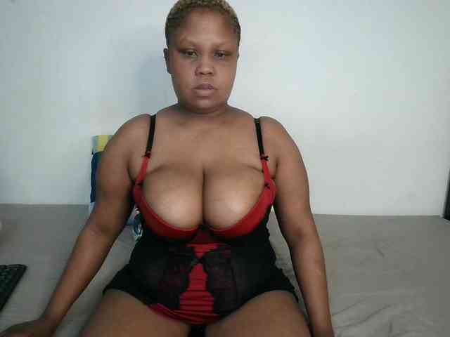 BIGTITTISXX webcam