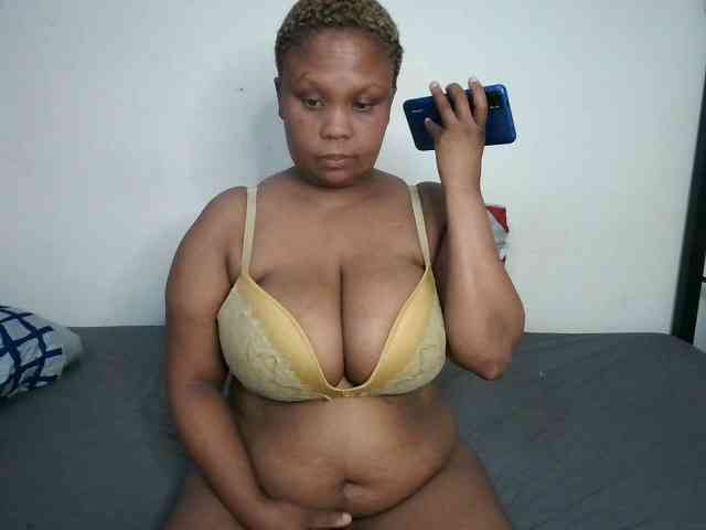 BIGTITTISXX webcam