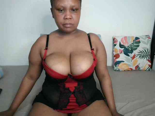 BIGTITTISXX webcam