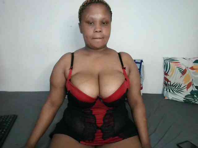 BIGTITTISXX webcam