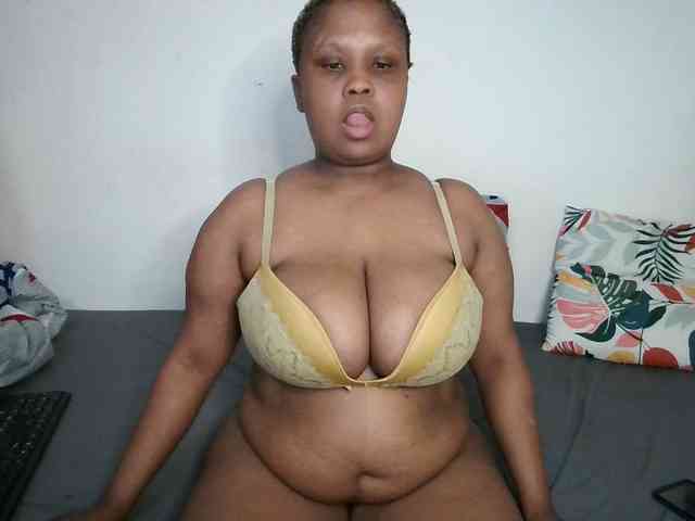 BIGTITTISXX webcam