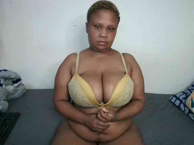BIGTITTISXX webcam