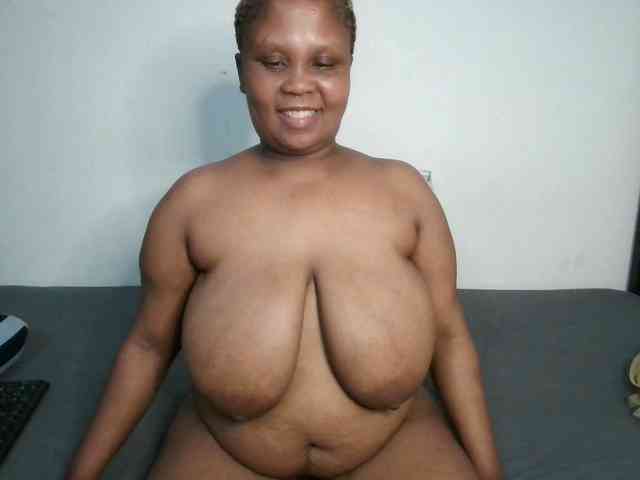 BIGTITTISXX webcam