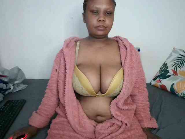 BIGTITTISXX webcam