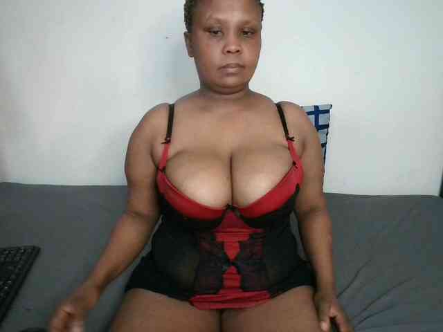 BIGTITTISXX webcam
