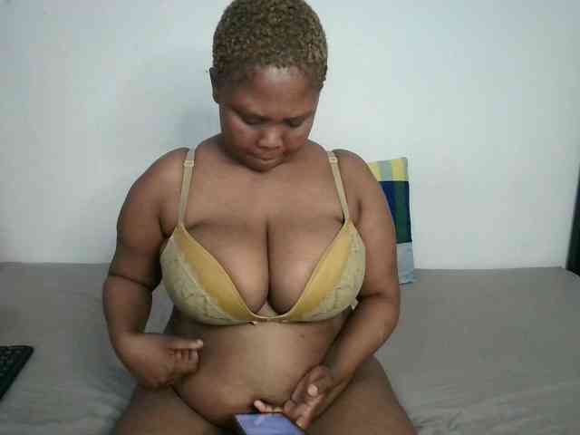 BIGTITTISXX webcam