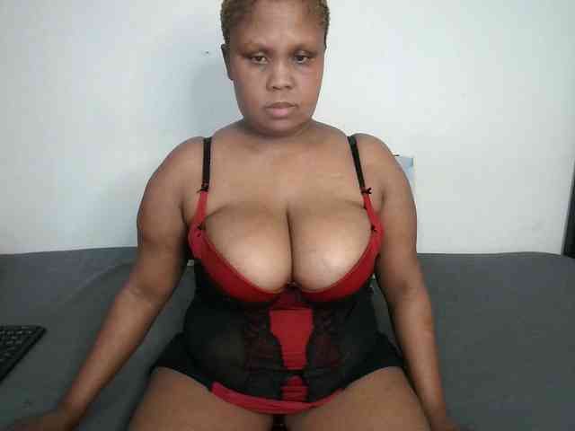 BIGTITTISXX webcam