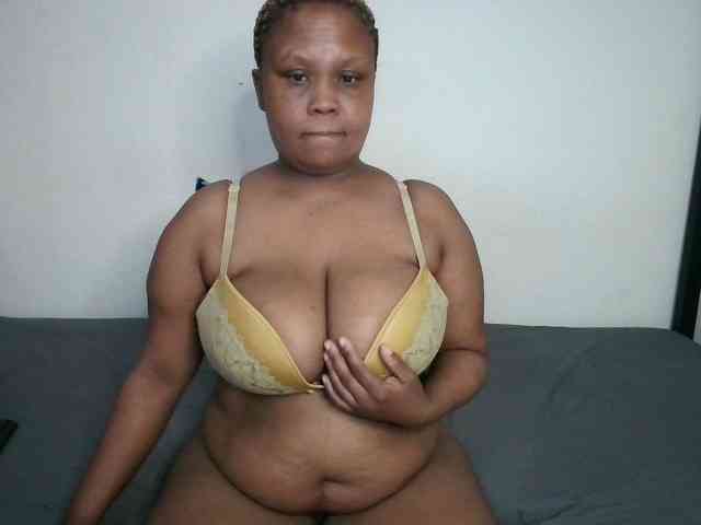 BIGTITTISXX webcam