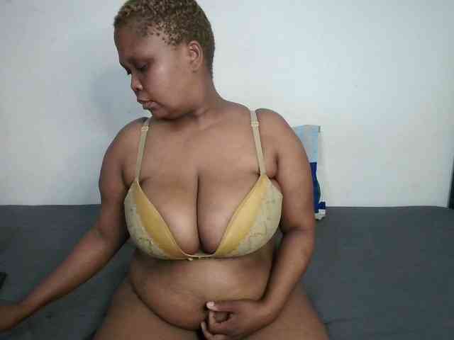 BIGTITTISXX webcam