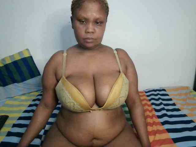 BIGTITTISXX webcam