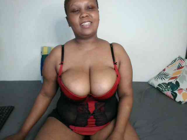 BIGTITTISXX webcam