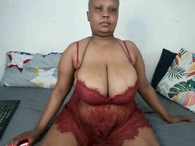 BIGTITTISXX Live Webcam on BongaCams