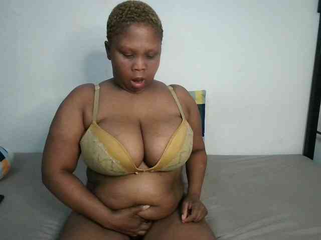 BIGTITTISXX webcam