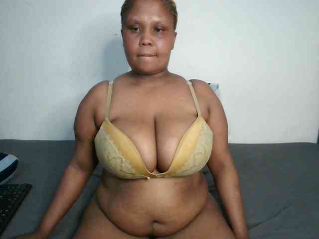 BIGTITTISXX webcam