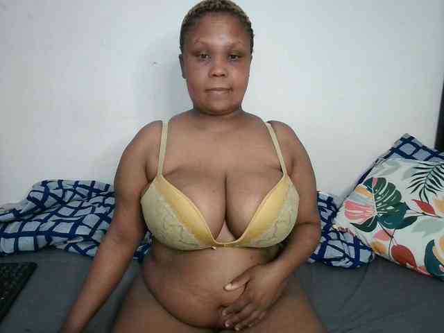 BIGTITTISXX webcam