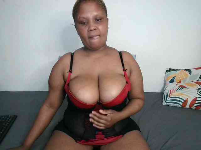 BIGTITTISXX webcam