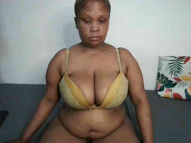 BIGTITTISXX webcam