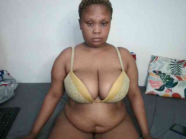 BIGTITTISXX webcam