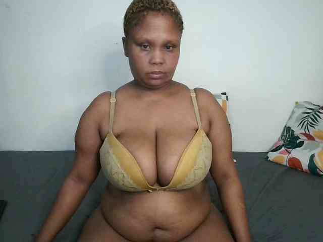 BIGTITTISXX webcam