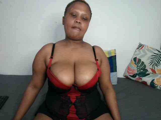 BIGTITTISXX webcam