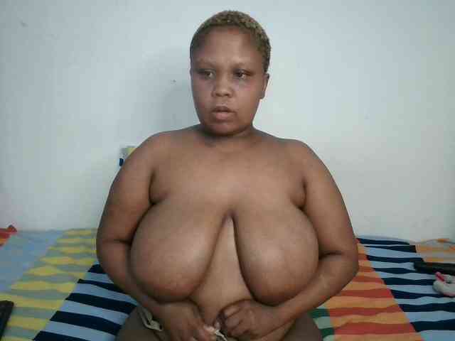 BIGTITTISXX webcam