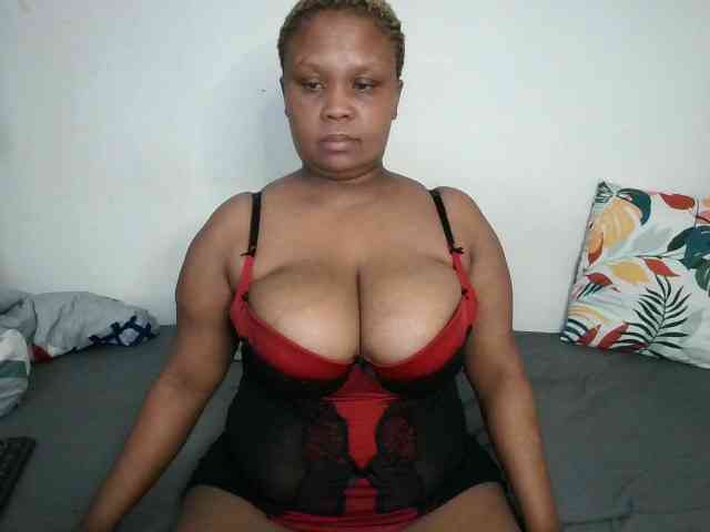 BIGTITTISXX webcam