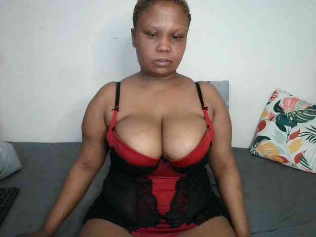 BIGTITTISXX webcam