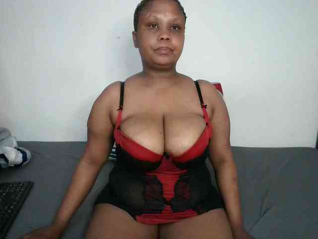 BIGTITTISXX webcam