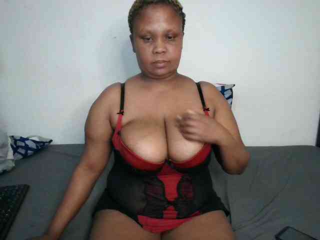 BIGTITTISXX webcam