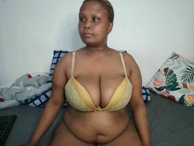 BIGTITTISXX webcam
