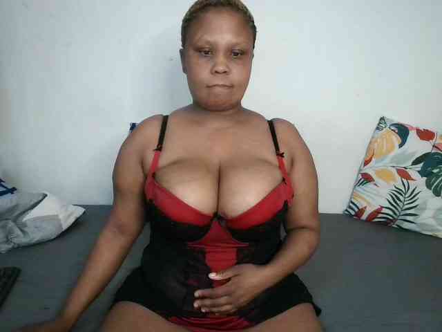 BIGTITTISXX webcam