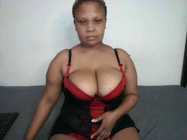 BIGTITTISXX webcam