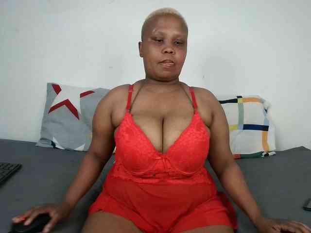 BIGTITTISXX webcam