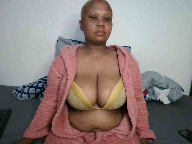 BIGTITTISXX webcam