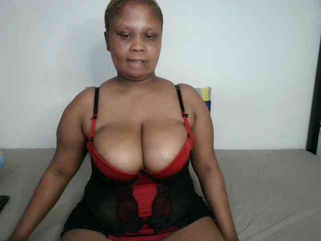 BIGTITTISXX webcam