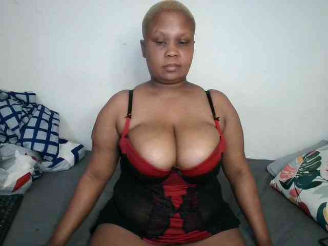 BIGTITTISXX webcam