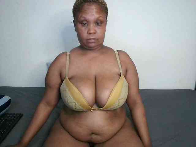 BIGTITTISXX webcam