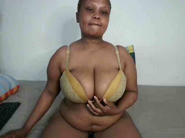 BIGTITTISXX webcam