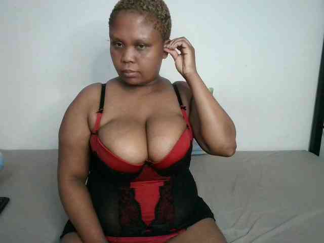 BIGTITTISXX webcam
