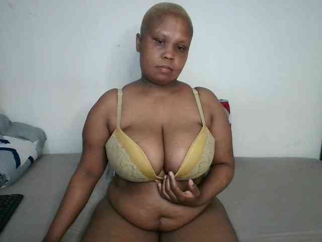 BIGTITTISXX webcam