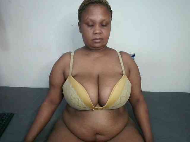 BIGTITTISXX webcam