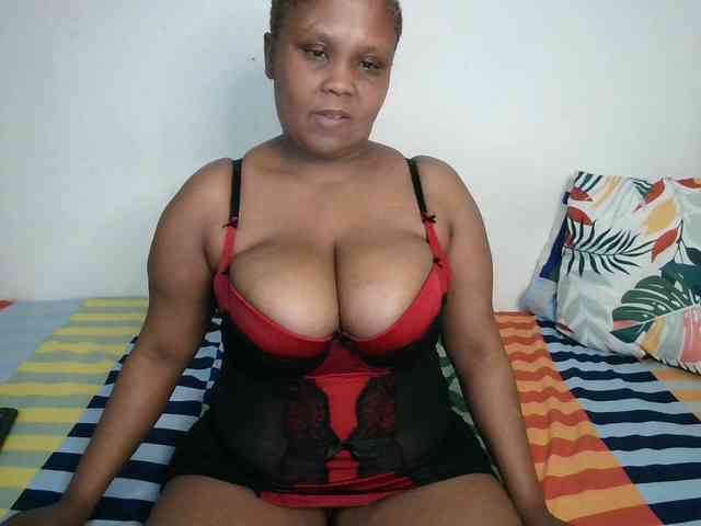 BIGTITTISXX webcam